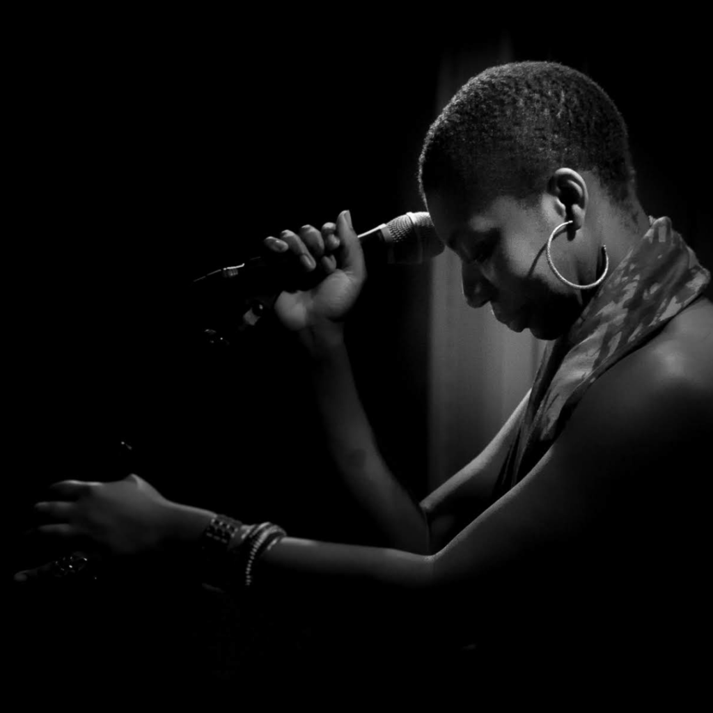 Maame Joses zingt Nina Simone “Mijn huid is zwart”