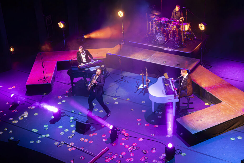 De Pianobazen in het theater