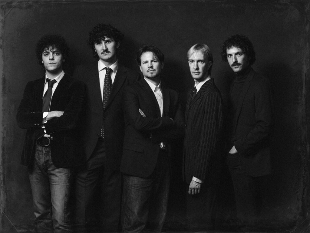 The Young Analogues in het theater